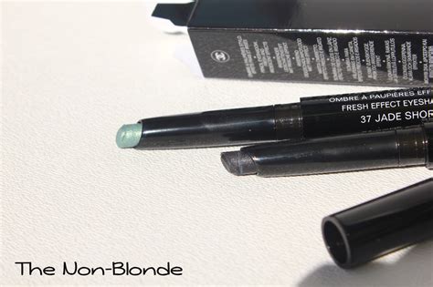 chanel stylo eyeshadow black stream